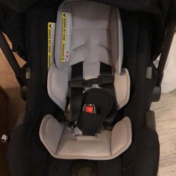 Baby Jogger & Nuna Pipa Car Seat Plus Accessories - Picture 2 of 13